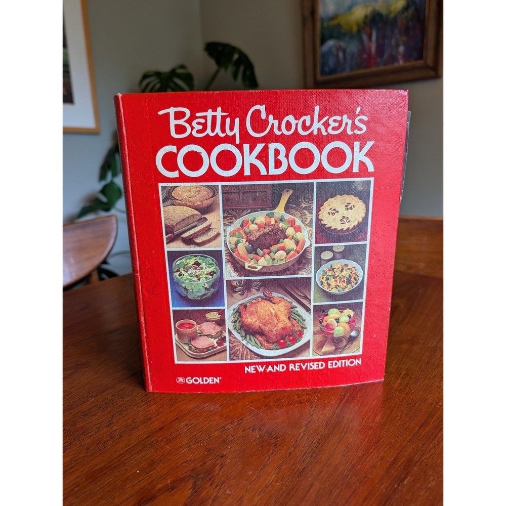Vintage Betty Crocker's Cookbook 1978 Red Ring Bound 5 Ring Binder 9800 Retro